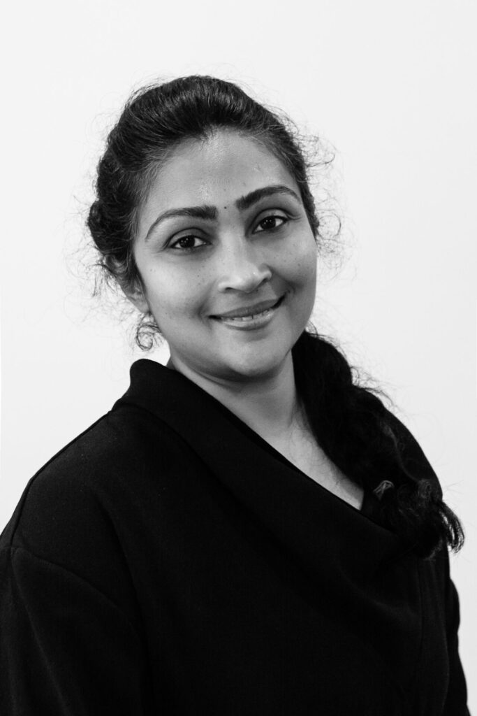 Dr Samira